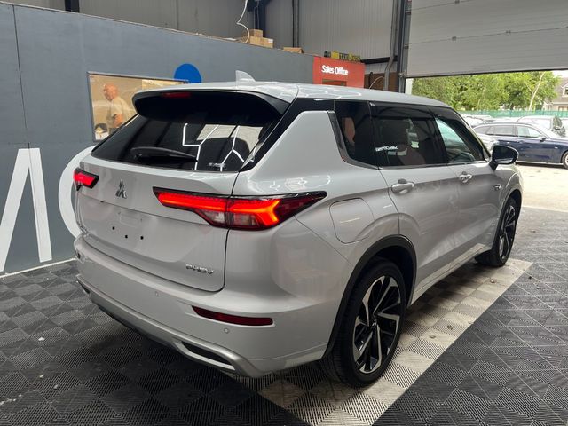 Image for 2024 Mitsubishi Outlander 2024 MITSUBISHI OUTLANDER PHEV P 2.4 AUTOMATIC / CRUISE CONTROL / PARKING CAMERA / ELECTRIC MEMORY & HEATED SEATS / PADDLE SHIFTERS / 7 SEATS OPTION / HEATED STEERING WHEEL AND MORE