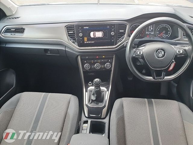 Image for 2019 Volkswagen T-Roc ** DESIGN MODEL STUNNING CAR ** 115BHP ** TRINITY MOTORS **