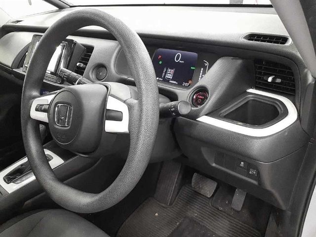 Image for 2021 Honda Fit 1.5 HYBRID AUTOMATIC - PUSH BUTTON STOP START - LOW MILEAGE