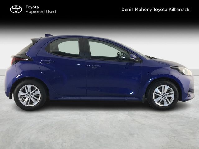Image for 2022 Toyota Yaris HYBRID LUNA