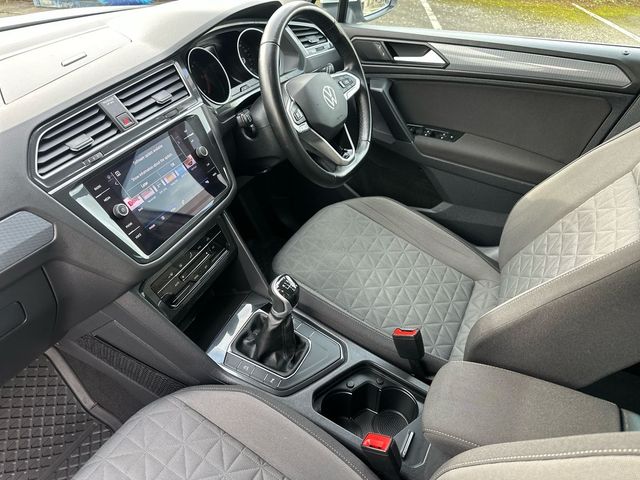 Image for 2022 Volkswagen Tiguan LIFE 2.0TDI 122HP MANUAL
