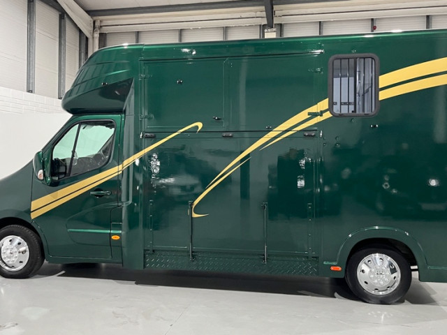 Image for 2016 Renault Master Stallion Box