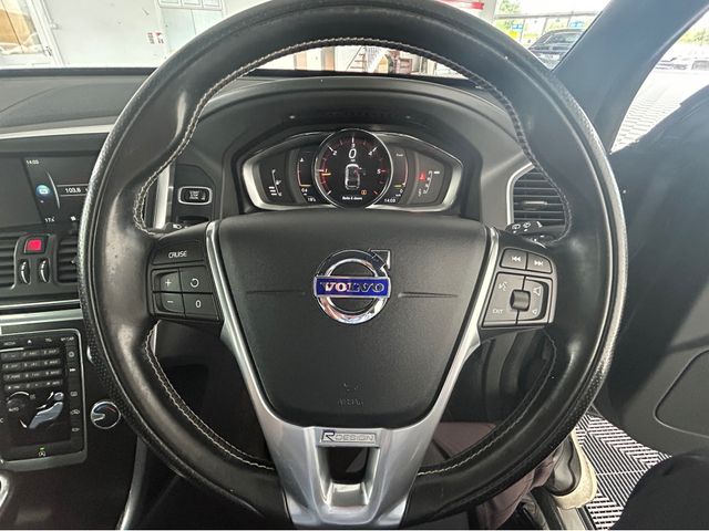 Image for 2017 Volvo XC60 2.0 D4 R-DESIGN NAV 190BHP 5DR