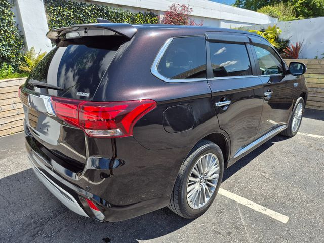Image for 2020 Mitsubishi Outlander 2.4 PHEV / INTENSE SAFETY PACK WITH FULL LEATHER / LOW MILEAGE / TAX €170 (202 REG) 