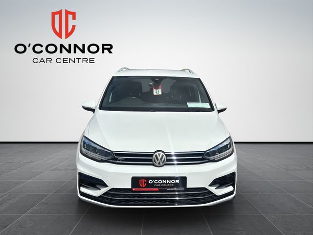 Image for 2017 Volkswagen Touran R LINE 1.4 AUTO Seven-seat family bus on paper… R-Line with notions in real life.