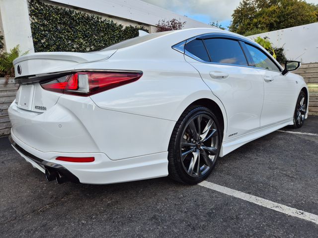 Image for 2021 Lexus ES 300h 2.5 HYBRID / F-SPORT TOP SPEC WITH SUNROOF & TRD KIT / TAX €180
