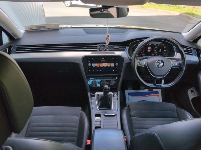 Image for 2018 Volkswagen Passat 1.6 TDI 120HP R Line Hi Spec Mint