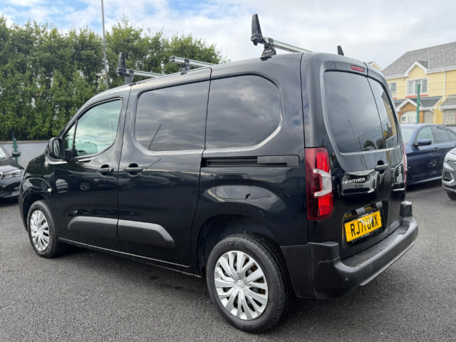 Image for 2022 Peugeot Partner BLUEHDI PROFESSIONAL PREMIUM L1