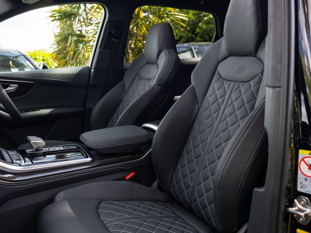 Image for 2026 Audi Q7 TFSIe Vorsprung