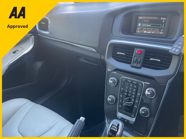 Image for 2017 Volvo V40 D2 MOMENTUM ED FREE DELIVERY