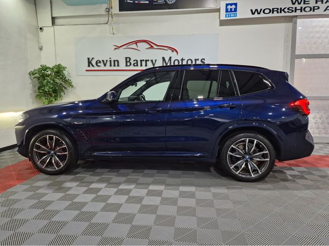 Image for 2022 BMW X3 30E M SPORT (PRO PACK / OYSTER LEATHER) X-DRIVE AUTOMATIC **ONE OWNER / TOP SPEC / 20" ALLOYS / APPLE CARPLAY / ADAPTIVE LED HEADLIGHTS / BMW M SEATBELTS / ELECTRIC BOOTLID /REVERSE CAMERA / SAT NAV**