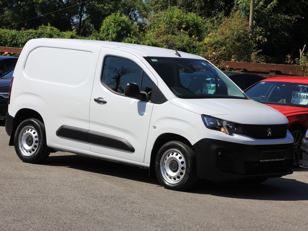 Image for 2023 Peugeot Partner Professional Plus 3 Seats HDI