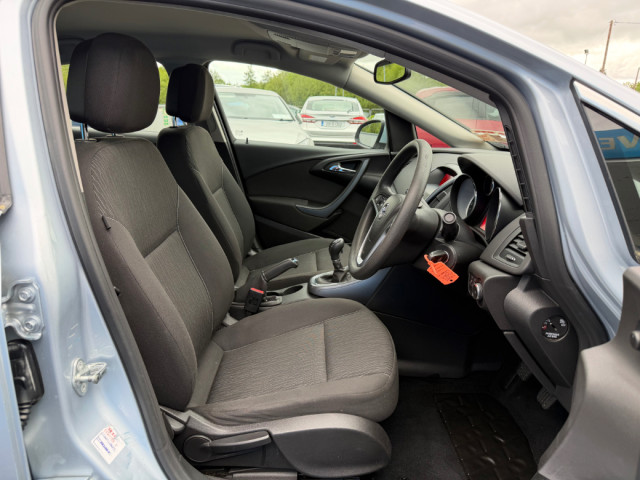 Image for 2016 Opel Astra Saloon 1.6cdti 110PS 4DR * BLUETOOTH * 