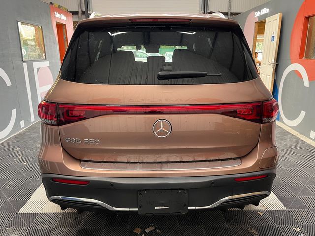 Image for 2023 Mercedes-Benz EQB 2023 MERCEDES-BENZ EQB AUTOMATIC / CRUISE CONTROL / PARKING CAMERA / ELECTRIC MEMORY & HEATED SEATS / PADDLE SHIFTERS / AMBIENT LIGHTS / HEATED STEERING WHEEL / APPLE CARPLAY AND MORE