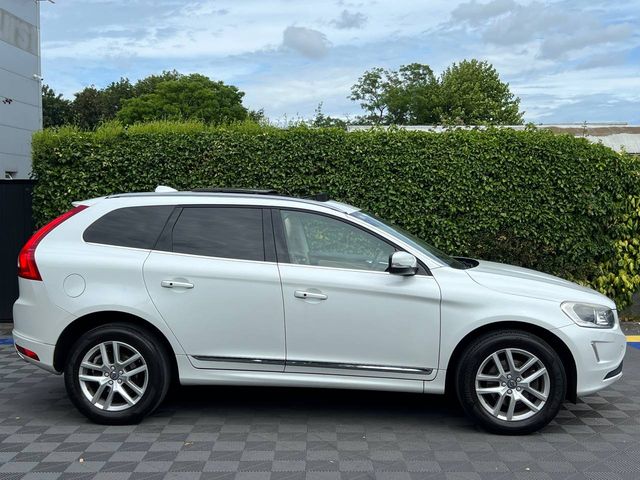 Image for 2017 Volvo XC60 D4 CLASSIC 2.0 D // OPENING PAN ROOF // REVERSE CAMERA // ADAPTIVE CRUISE CONTROL