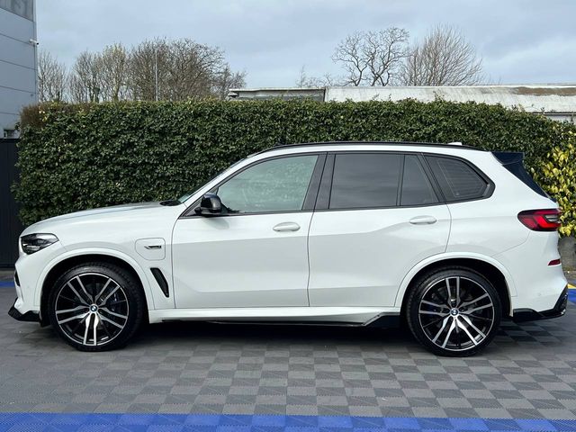 Image for 2022 BMW X5 M-SPORT COMPETITION XDRIVE45e 3.0 HYBRID ** MASSIVE SPEC ** // TILT & SLIDE PAN ROOF // MASSAGE, HEATED, COOLED SEATS // HEADS-UP DISPLAY