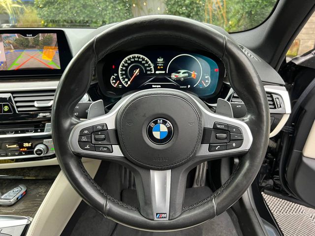 Image for 2020 BMW 5 Series 530e M-SPORT COMPETITION 2.0 HYBRID // LEATHER M-SPORT INTERIOR // DIGITAL CLUSTER // NEW 20" M5 ALLOYS