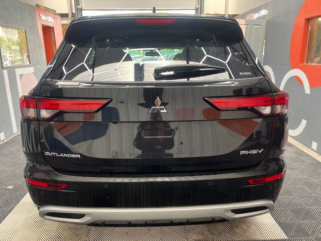 Image for 2024 Mitsubishi Outlander 2024 MITSUBISHI OUTLANDER PHEV P 4WD 2.4 AUTOMATIC 7KS KM / CRUISE CONTROL / PARKING CAMERA / ELECTRIC MEMORY & HEATED SEATS / PADDLE SHIFTERS / HEATED STEERING WHEEL / 7 SEATS OPTION AND MOR