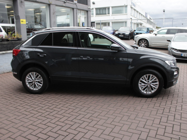Image for 2018 Volkswagen T-Roc DESIGN 1.0 TSI M6F 115HP 5DR SUV // WITH 123, 000 KM'S // BUY WITH CONFIDENCE AA AND SIMI APPROVED DEALER 2026 // FINANCE ARRANGED // ALL TRADE INS WELCOME //