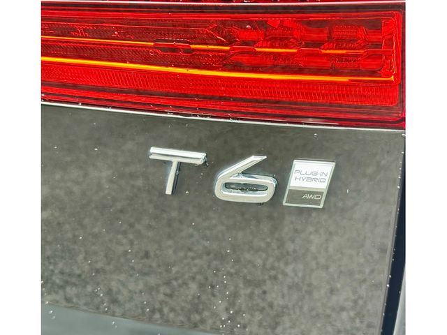 Image for 2025 Volvo XC60 Plus / Panoramic Sunroof