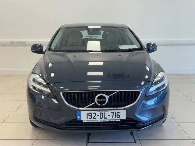 Image for 2019 Volvo V40 D3 (150hp) Momentum Edition