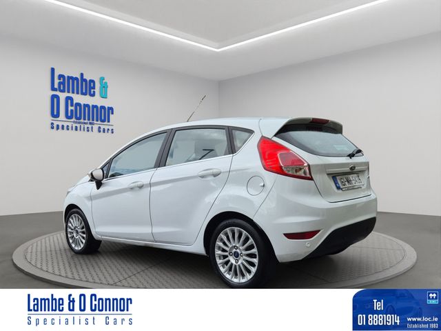 Image for 2016 Ford Fiesta 1.25 ZETEC * ARGENTO * 5 DOOR * ALLOYS * SAT NAV * LOW KMS * 