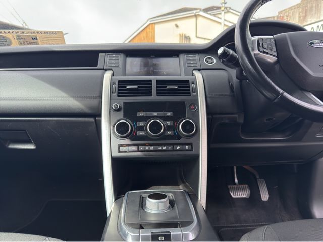 Image for 2016 Land Rover Discovery Sport 2.0 TD4 SE AUTOMATIC * REVERSE CAMERA * SAT NAV * CRUISE CONTROL * FULL LAND ROVER SERVICE HISTORY * BEST AVAILABLE * 