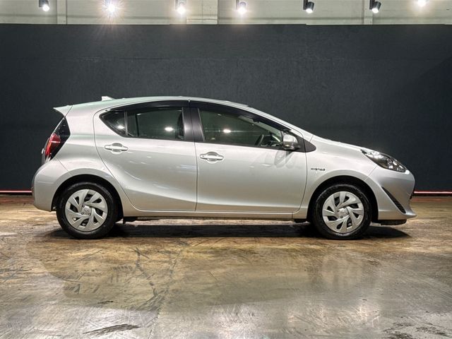 Image for 2019 Toyota Aqua HYBRID 1.5L AUTOMATIC - HEATING/AC CONTROLS