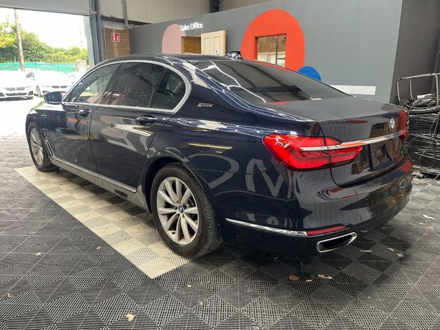 Image for 2017 BMW 7 Series 2017 BMW 740E IPERFORMANCE EXECUTIVE AUTOMATIC / CRUISE CONTROL / 360 PARKING CAMERA / ELECTRIC MEMORY HEATED & MASSAGING SEATS / HEATED REAR SEATS / PANORAMIC SUNROOF / AMBIENT LIGHTS