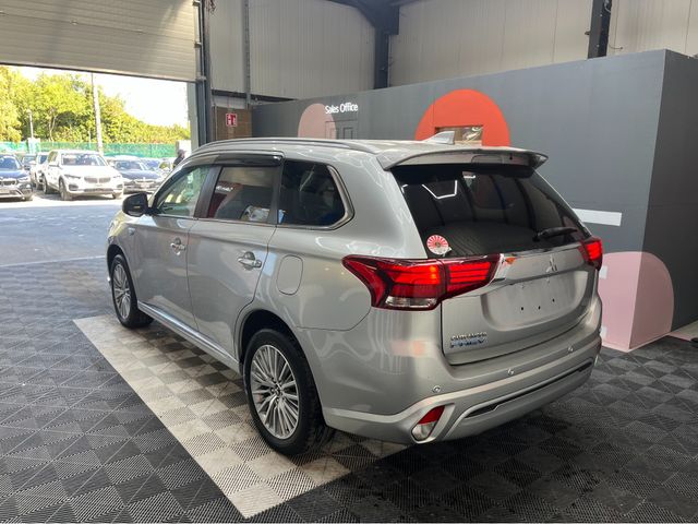 Image for 2020 Mitsubishi Outlander 2020 MITSUBISHI OUTLANDER PHEV 2.4L HYBRID / 48K KMS / ADAPTIVE CRUISE CONTROL, HEATED SEATS, REVERSE CAMERA & MORE