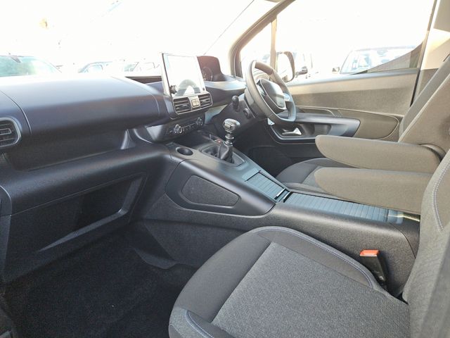 Image for 2024 Peugeot Rifter Lowered Floor Wheelchair Access