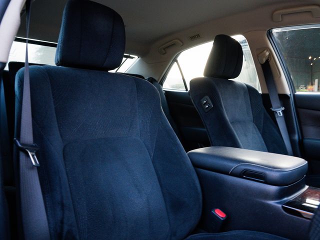 Image for 2016 Toyota Crown 2.5 Petrol Hybrid Automatic Luxury Saloon