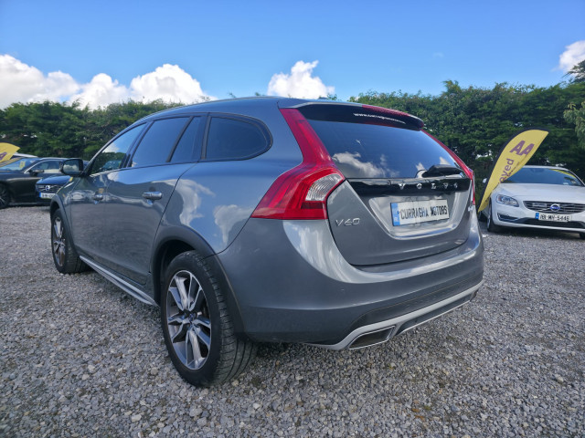 Image for 2018 Volvo V60 Cross Country 
