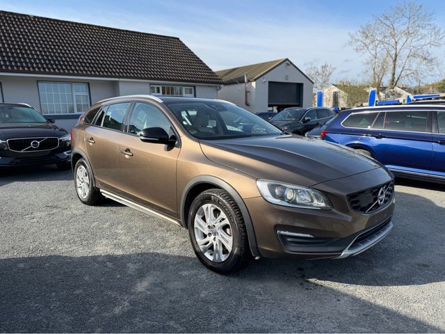 Image for 2016 Volvo V60 2.0 D4 CROSS COUNTRY DIESEL 190 BHP AUTOMATIC // FULL LEATHER ELECTRIC SEATS // REVERSING CAMERA // CRUISE CONTROL // LANE ASSIST // COLLISION WARNING SYSTEM // LOW KMS // AA APPROVED DEALER 2026