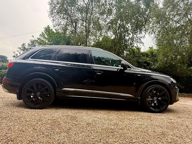 Image for 2022 Audi Q7 3.0TFSI 55 E S LINE QUATTRO 