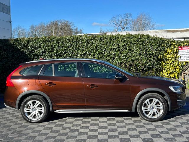 Image for 2016 Volvo V60 D4 CROSS COUNTRY 2.0 D // LEATHER POWERED & HEATED SEATS // REVERSE CAMERA // DIGITAL CLUSTER