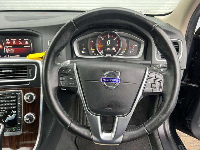 Image for 2018 Volvo V60 D4 CLASSIC 2.0 D // SERVICE HISTORY // OPENING SUNROOF // ADAPTIVE CRUISE CONTROL