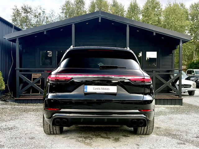 Image for 2023 Porsche Cayenne E-HYBRID PLATINUM EDITION, HUGE SPEC, BLACK & BORDEAUX LEATHER, BOSE SOUND SYSTEM, TILT AND SLIDE PAN ROOF, AIR SUSPENSION