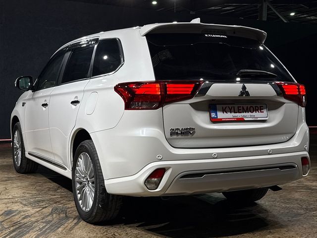 Image for 2019 Mitsubishi Outlander 2.4 AUTO - BLACK HALF LEATHER - FACTORY ALLOYS - CRUISE CONTROL - REVERSE CAMERA