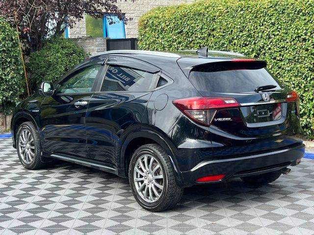 Image for 2019 Honda Vezel Z-SENSING 1.5 HYBRID AUTO // REVERSE CAMERA // HALF LEATHER HEATED SEATS // ADAPTIVE CRUISE CONTROL