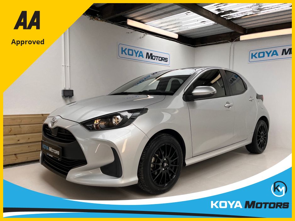 Image for 2021 Toyota Yaris 1.0 PETROL AUTOMATIC SPORT X // BRAND NEW UPGRADED WHEEL AND TYRE PACKAGE INCLUDED // PRIVACY PACK // REVERSING CAMERA // BLUETOOTH MEDIA // LANE ASSIST // IDEAL STARTER CAR // VERY ECONOMICAL