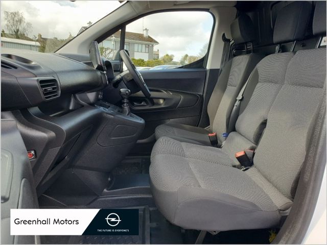 Image for 2025 Opel Combo L1H1-1.5 100PS Komfort
