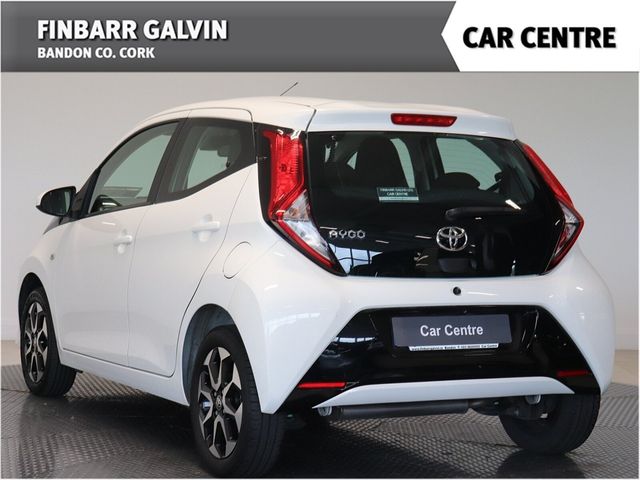 Image for 2021 Toyota Aygo 1.0 VVT-i x-play Smartphone
