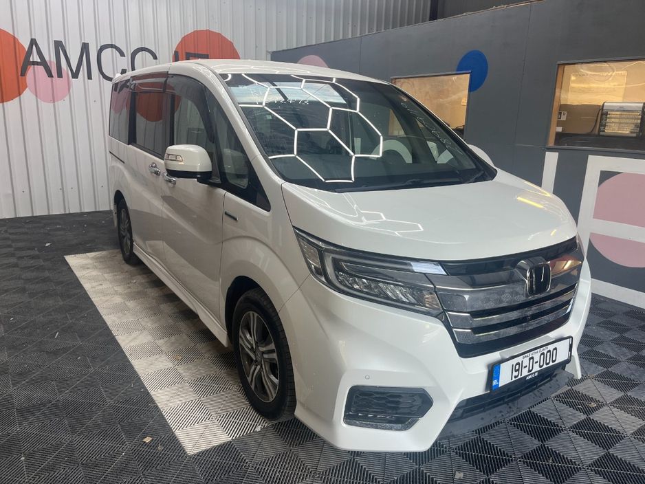 Image for 2019 Honda Stepwagon 2019 HONDA STEPWAGON HYBRID G 2.0 AUTOMATIC / CRUISE CONTROL / PARKING CAMERA / HEATED SEATS / AUTOMATIC & ELECTRIC DOORS / 7 SEATS OPTION AND MORE