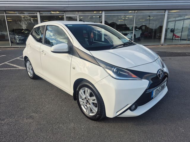 Image for 2017 Toyota Aygo 1.0 5-Door X-Play 