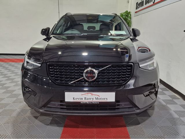 Image for 2024 Volvo XC40 T4 PLUS DARK RECHARGE AUTOMATIC **ONE OWNER / APPLE CARPLAY / CRUISE CONTROL / ELECTRIC BOOTLID / HEATED FRONT & REAR SEATS / HEATED STEERING WHEEL / 360 DEGREE CAMERA / WIRELESS PHONE CHARGING**