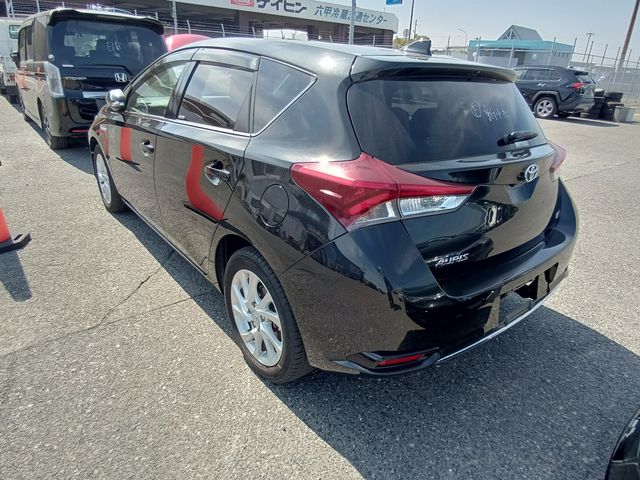 Image for 2017 Toyota Auris Hybrid 