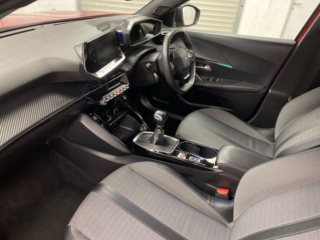 Image for 2023 Peugeot 2008 1.2 Puretech 100bhp Allure