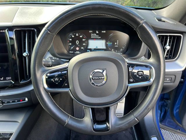 Image for 2021 Volvo XC60 R-DESIGN T6 AWD 2.0 HYBRID // OPENING PAN ROOF // LEATHER HEATED SEATS // VOLVO SERVICE HISTORY
