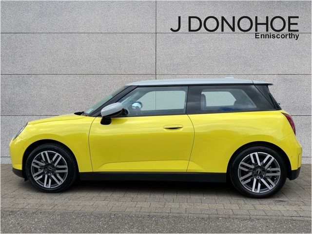 Image for 2024 Mini Cooper Cooper E Classic